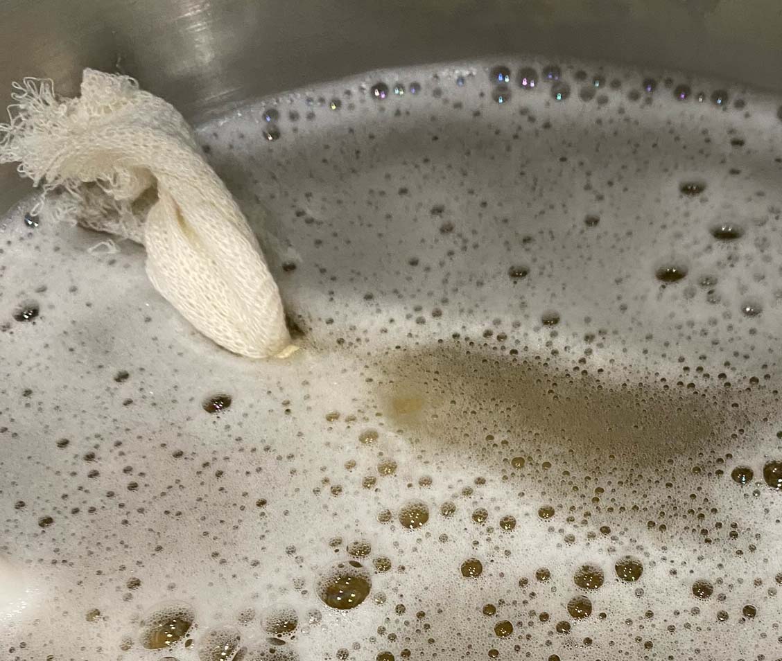 steeping the 0.5 lbs caramel 80 in the small grain bag